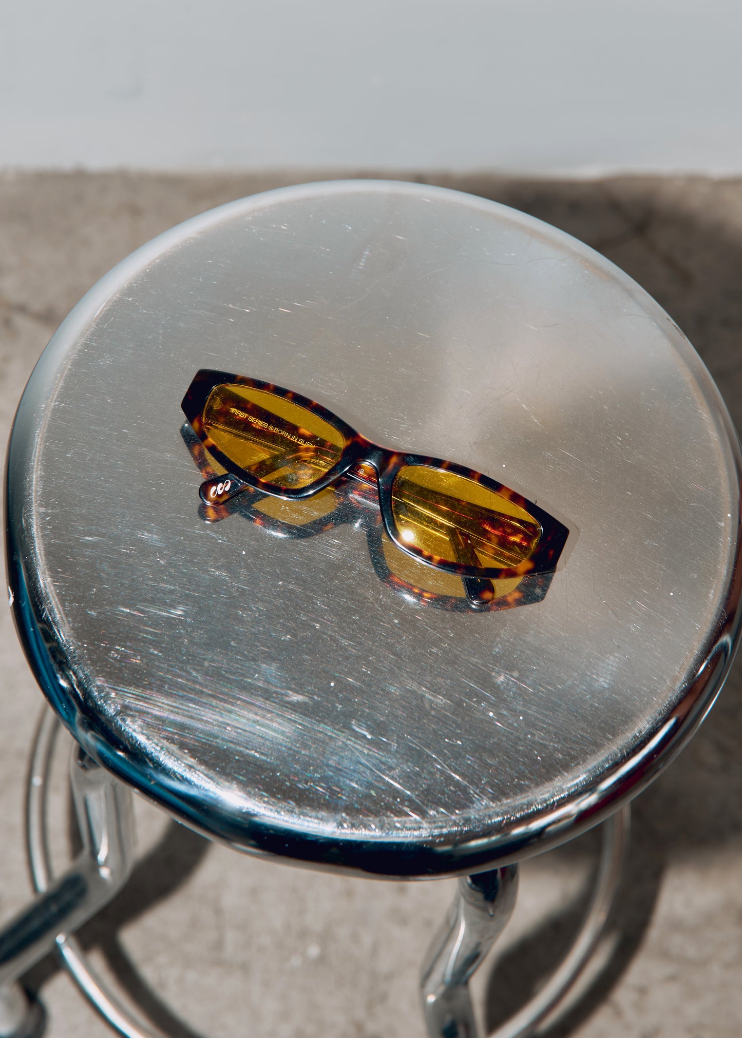 Lentes de sol amarillos