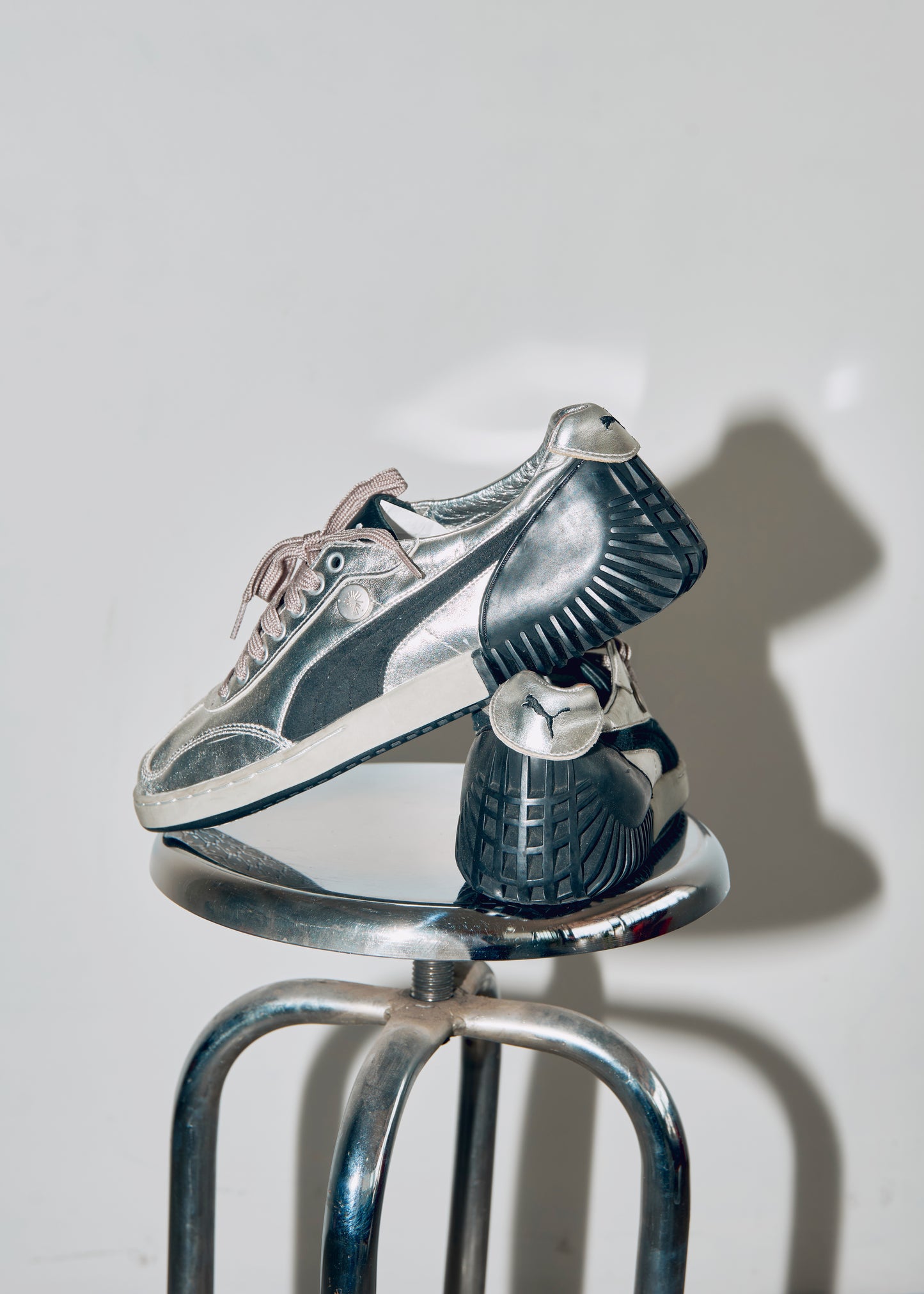 Tenis plateadas Puma by Mihara Yasuhiro