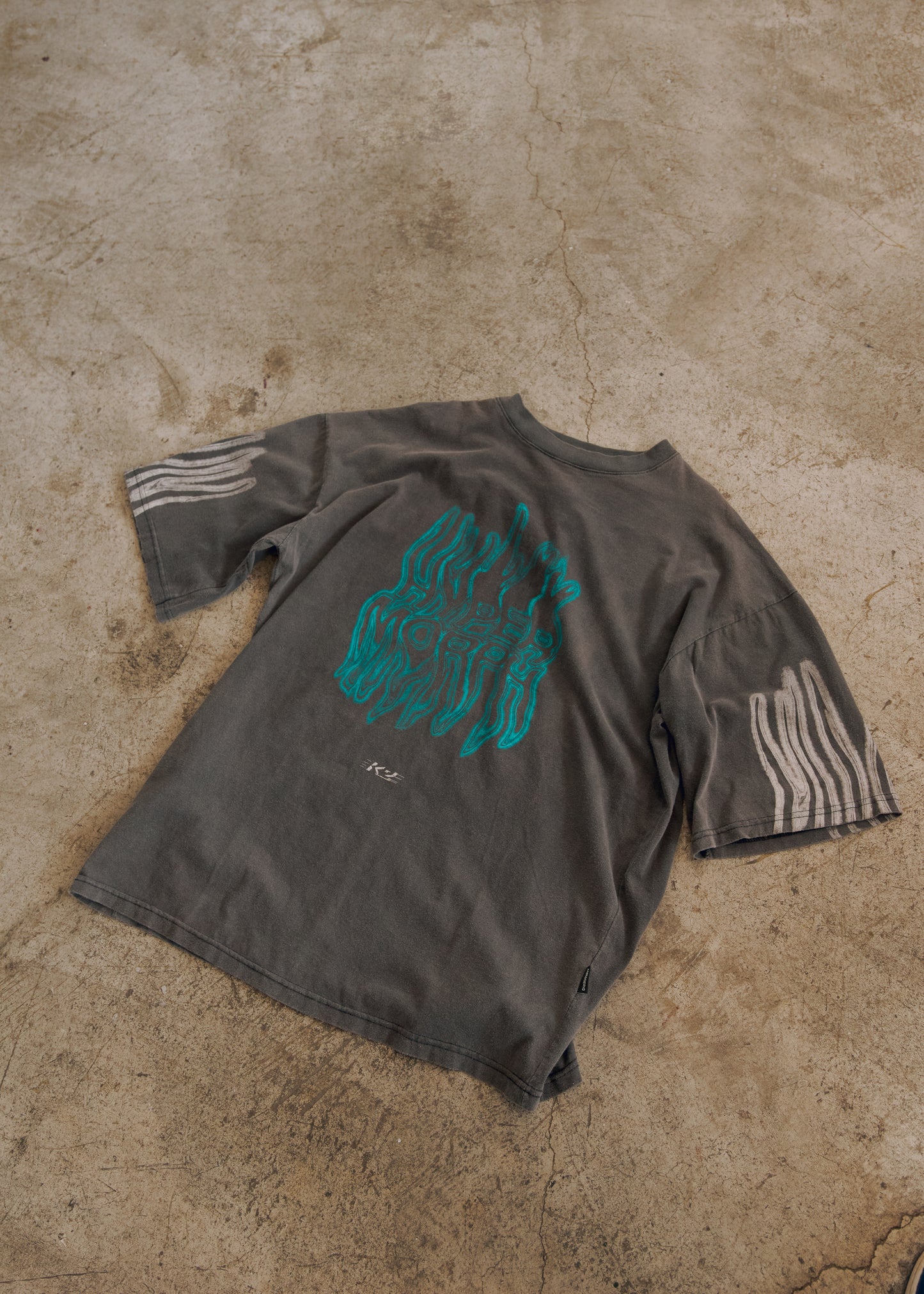 Playera negra boxy fit